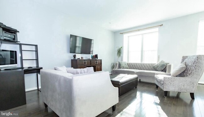 Foto del edificio - 18540 Hickory Meadow Dr