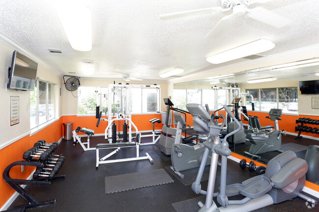 Gimnasio - One Townecrest Apartments