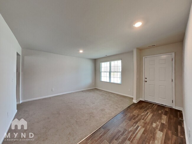 Building Photo - 524 Flannel Way