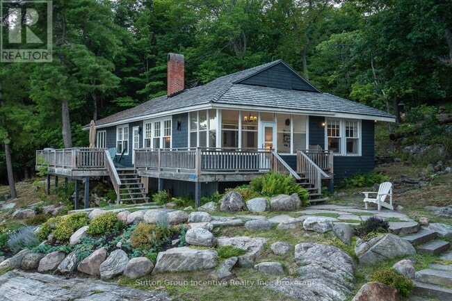 Building Photo - 12 Medora St