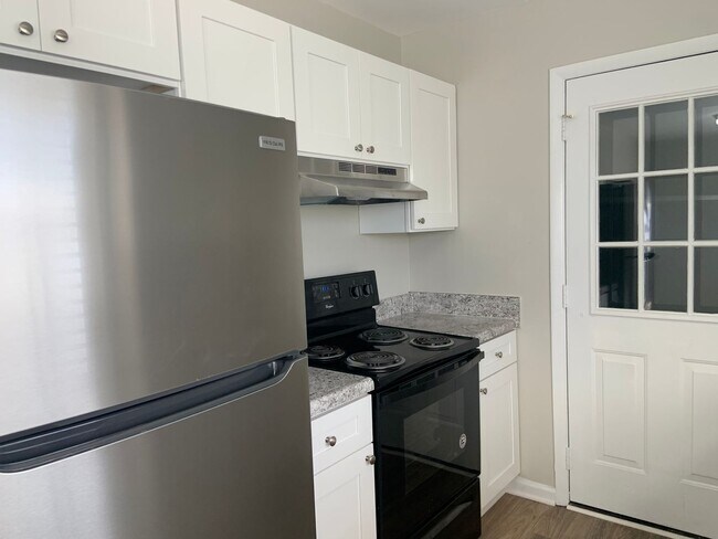 Foto del edificio - Totally New Kitchen & Bathroom in a Charmi...