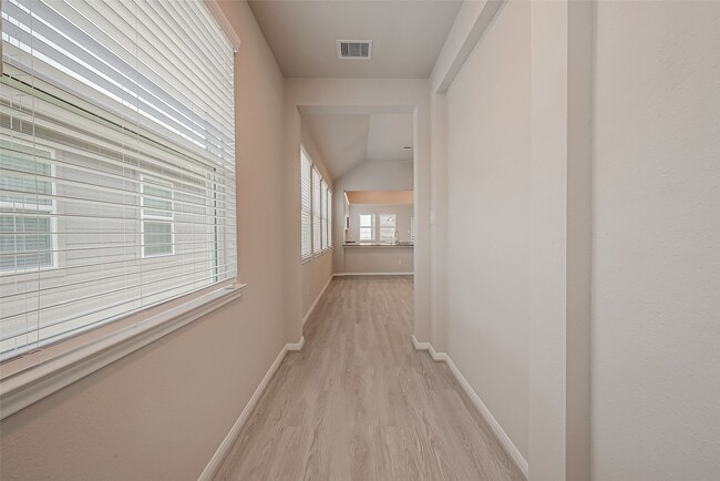 Building Photo - 1091 Lilly Ln