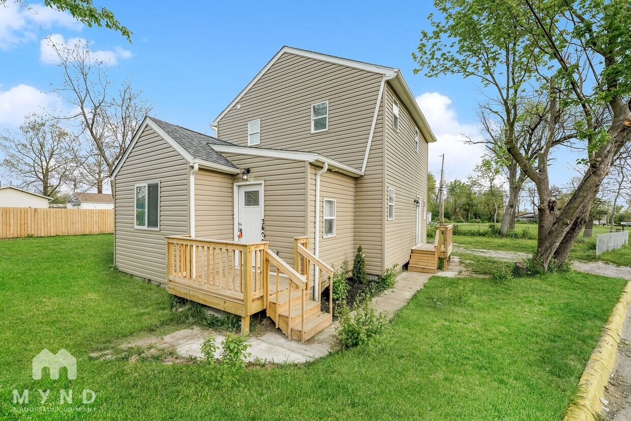 Foto principal - 3400 1st Ave