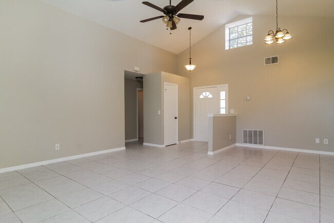 Building Photo - 2272 Grand Tree Ct
