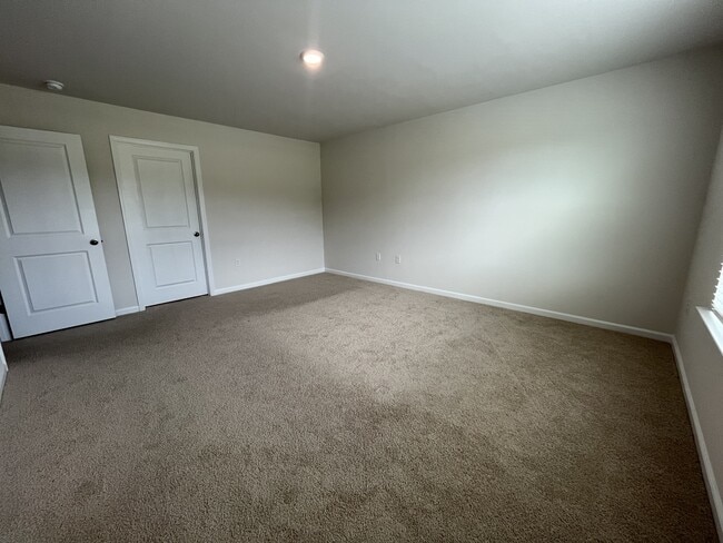 Building Photo - 549 Old Battle Bridge Rd