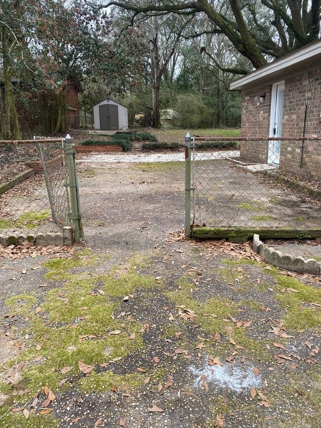 Foto del edificio - Charming 3 Bedroom Home with Large Yard in Theodore!