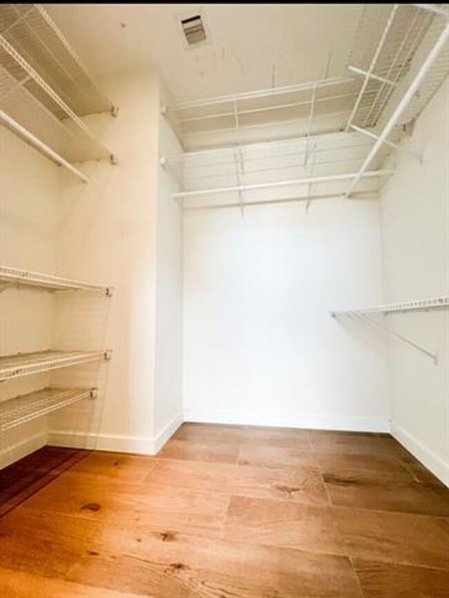 Building Photo - 3037 Elizabeth St