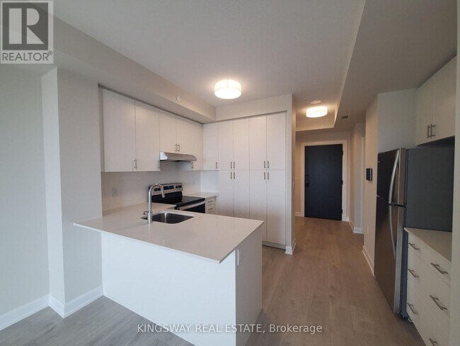 Photo du bâtiment - 3200 William Coltson Ave