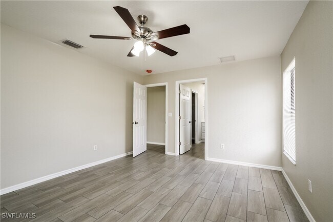 Foto del edificio - 2805 NW 24th Pl