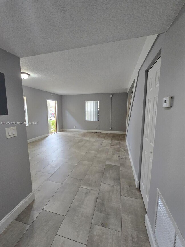 Building Photo - 11262 Royal Palm Blvd