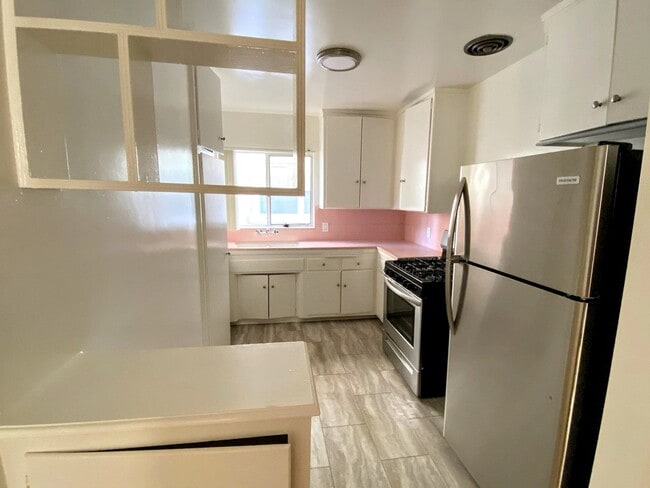 Building Photo - 422 S Willaman Dr