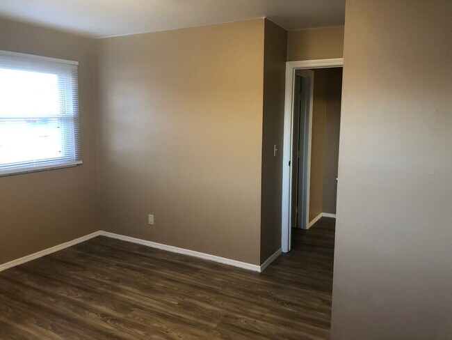 Foto del edificio - 7303-7303 Dayton Springfield Rd