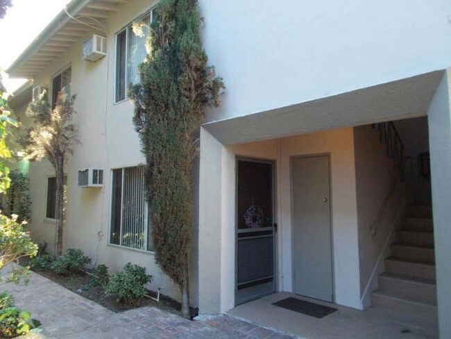 Building Photo - The Murdine Apartments