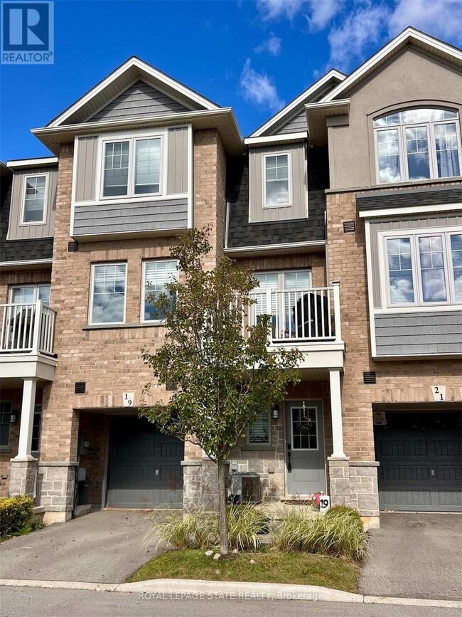 Building Photo - 19 Pim Ln