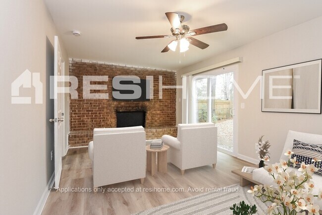 Foto del edificio - 8283 Brittany Ln