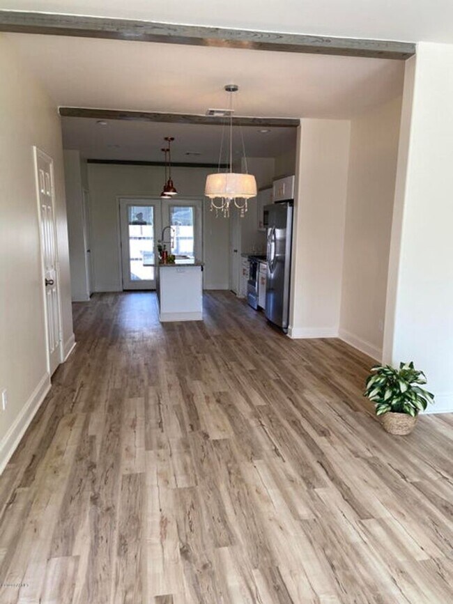 Foto del edificio - 108 Appleoak Ave