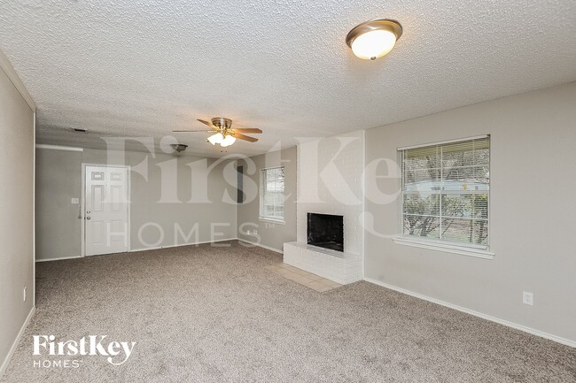 Foto del edificio - 3001 Rufe Snow Dr