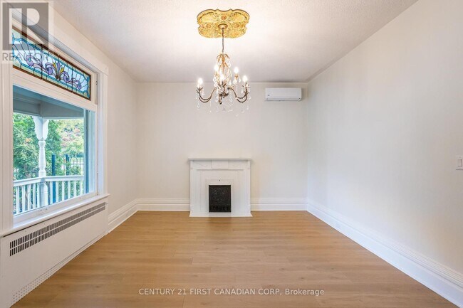 Photo du bâtiment - 706 Waterloo St