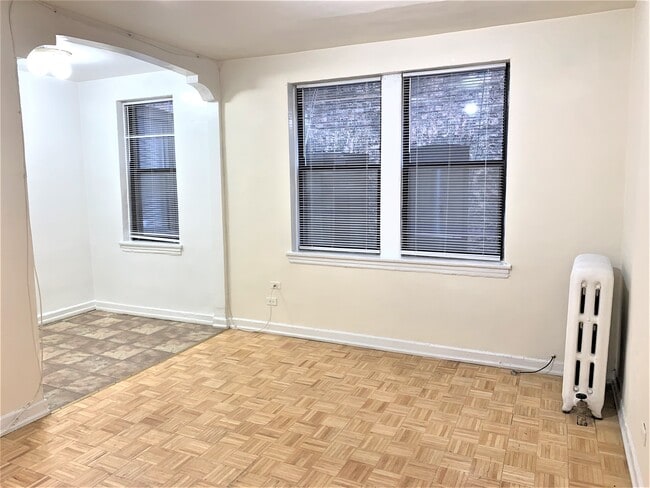 Building Photo - 644 Wrightwood W Ave