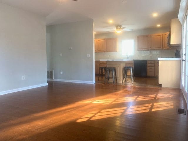 Foto del edificio - 1560 Whittier Ave