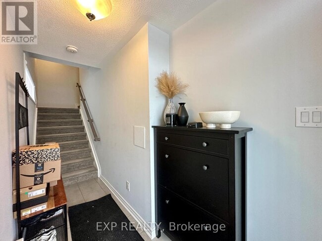 Building Photo - 545 Takamose Private