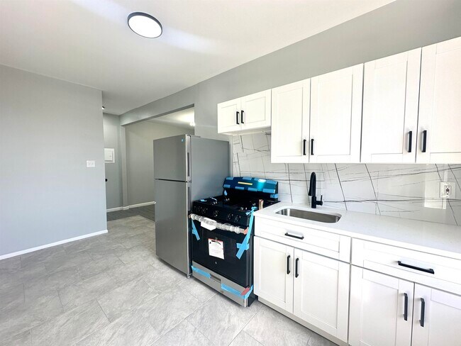 Building Photo - 115 Belgrove Dr