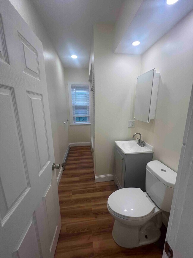 Building Photo - 43 Conwell Ave