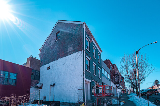 Building Photo - 181 Broadway