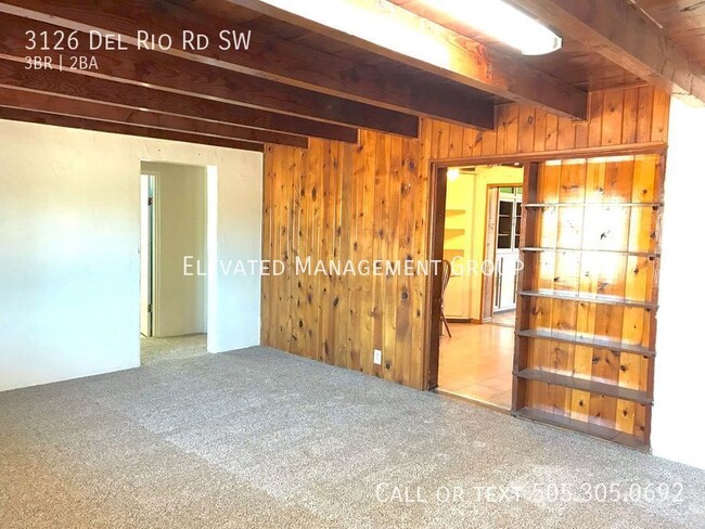 Foto del edificio - 3 Bedroom in Del Rio Acres/South Valley. L...