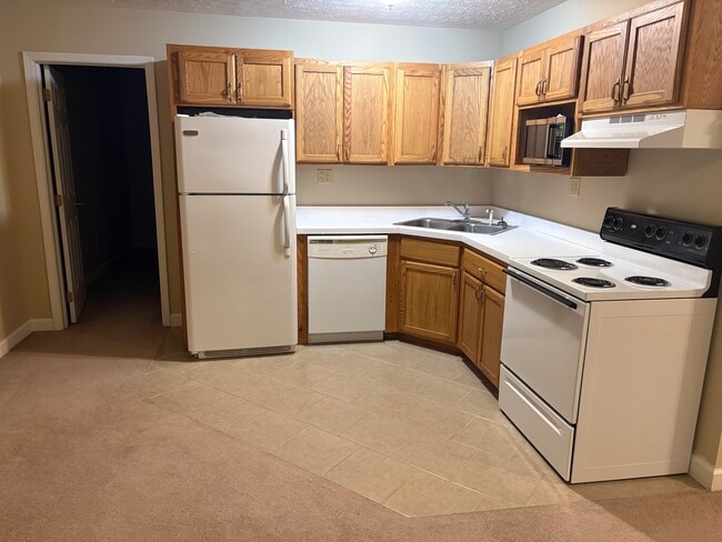 Building Photo - 82 S Pembroke Ave