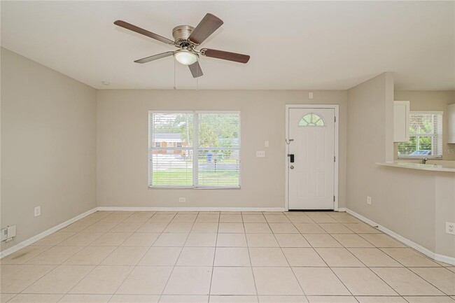 Foto del edificio - 2627 E Chelsea St