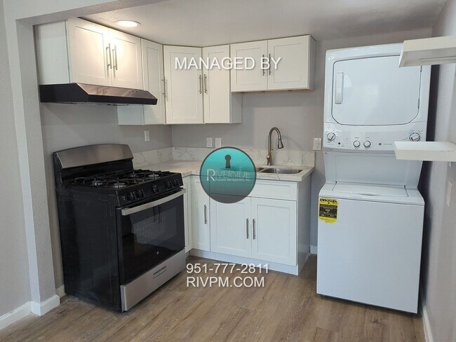 Foto del edificio - 23119 Donahue Ct