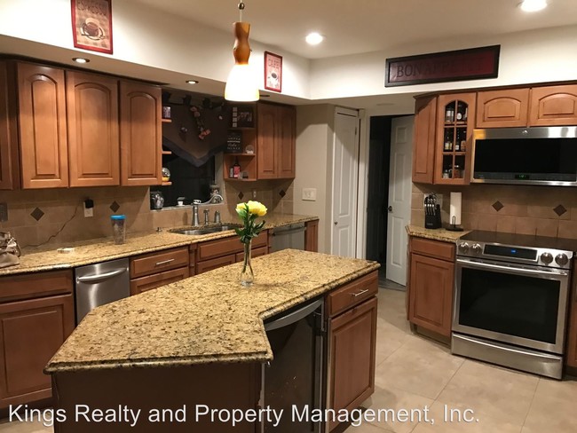 Building Photo - 5 br, 2.5 bath House - Deer Park Place - 4506
