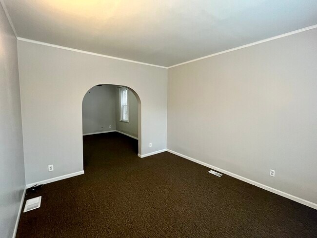 Building Photo - 3535 S Lowe Ave