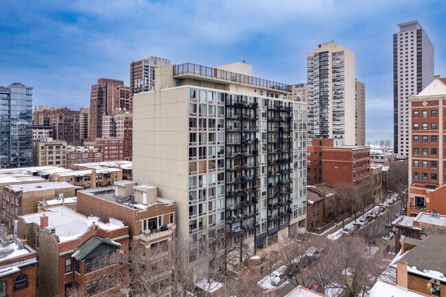 Foto del edificio - 450 W Briar Pl