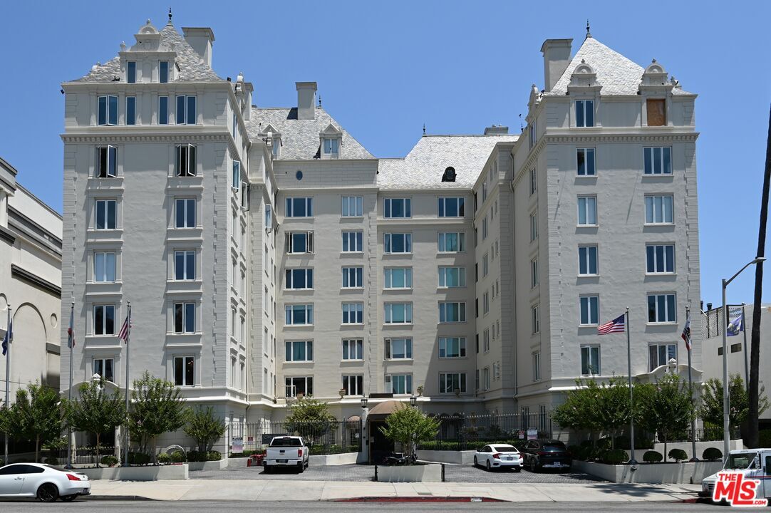 Primary Photo - 1424 N Crescent Heights Blvd