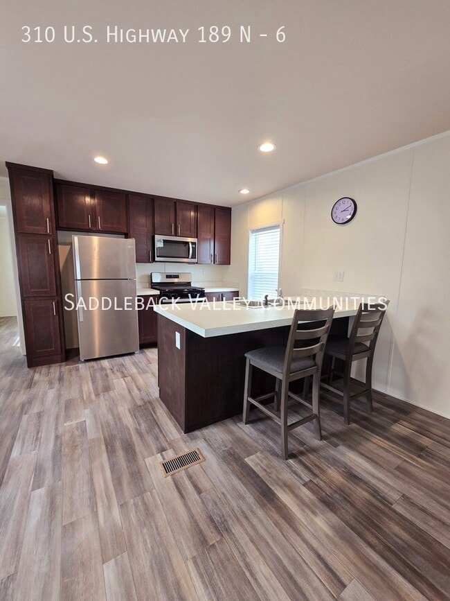 Building Photo - 310 US-189