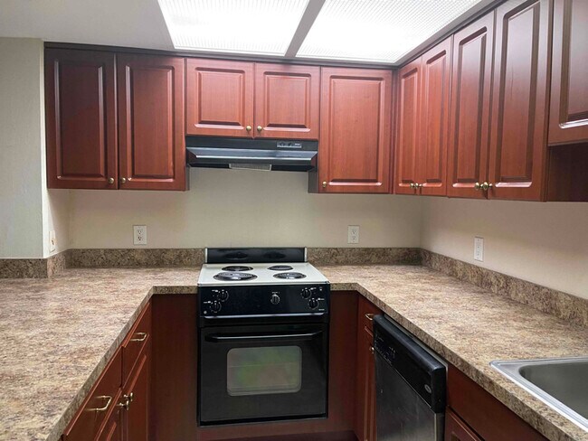 Building Photo - 10143 Clearview Ct
