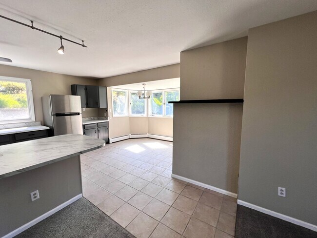 Foto del edificio - 836 Sleepy Hollow Dr