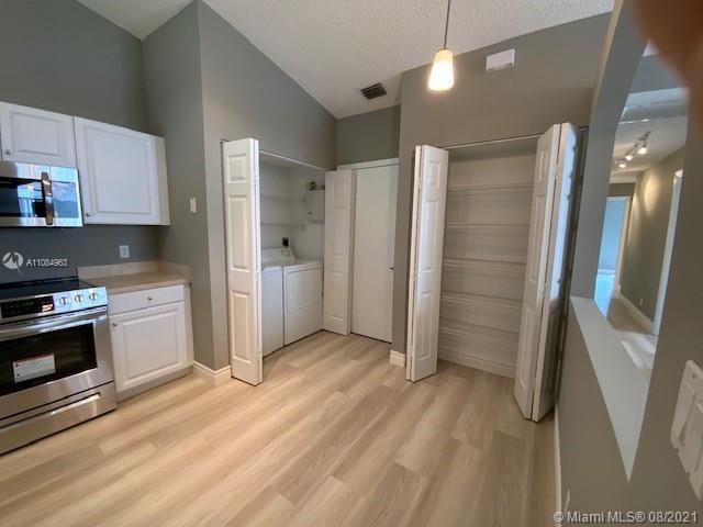 Building Photo - 15439 Watershore Ln