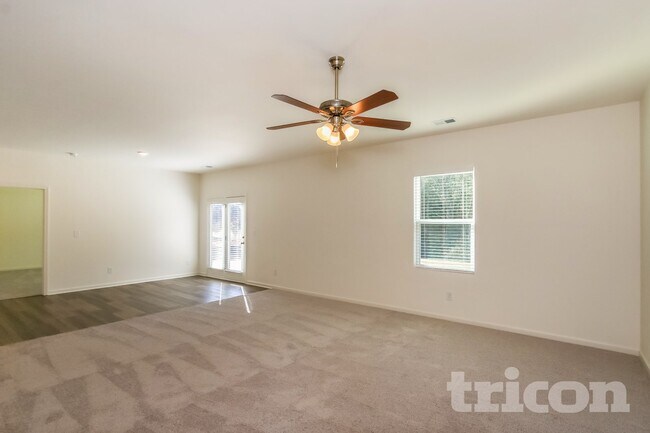 Foto del edificio - 158 Mccall Wy