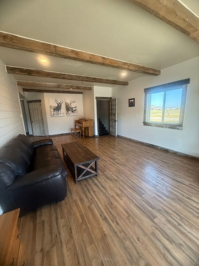 Building Photo - 669 Bluegrass Dr