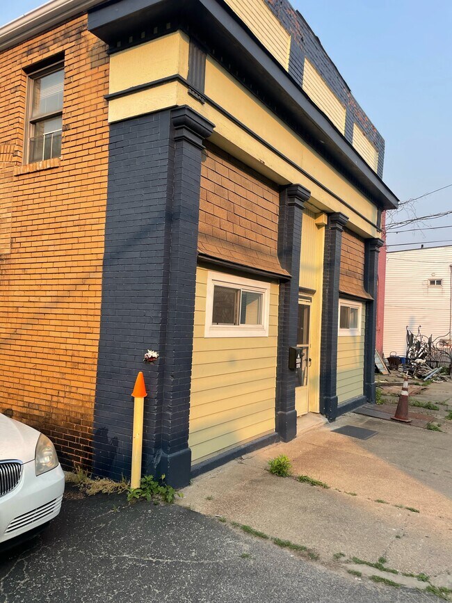 Building Front - 4702 Lorigan St