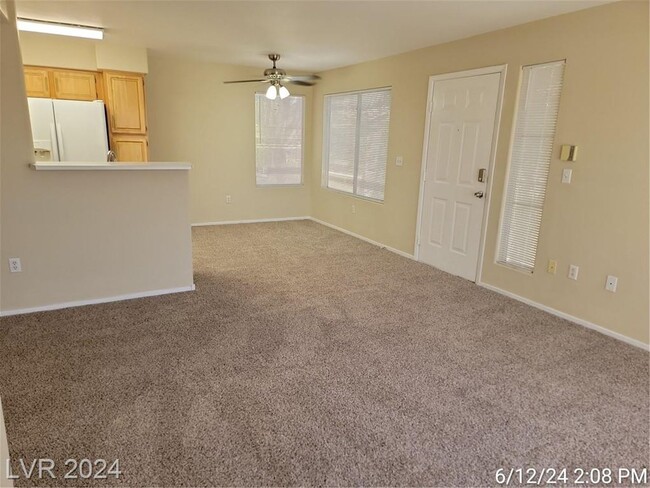 Building Photo - SOUTHEAST 2ND FLOOR UNIT IN GATED COMMUNITY!!