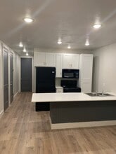 Building Photo - 154 W 800 S