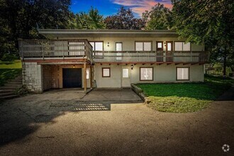 Building Photo - 3244 Cliffside Dr