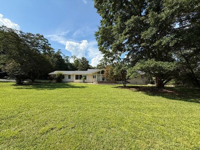 Building Photo - 5305 Castlebrook Dr