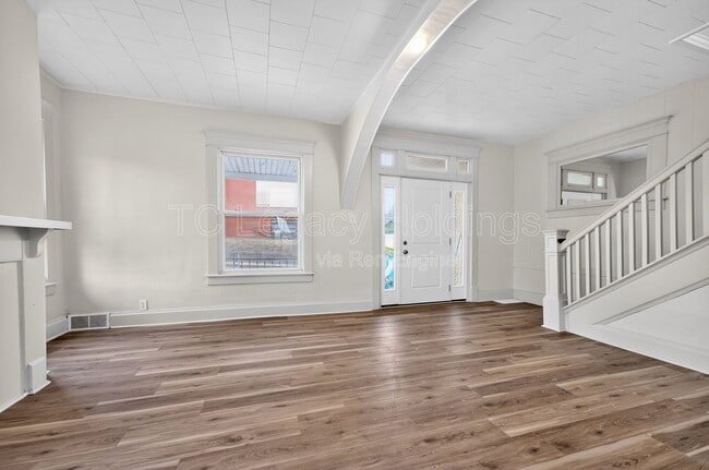 Building Photo - 1409 Hamill Ave