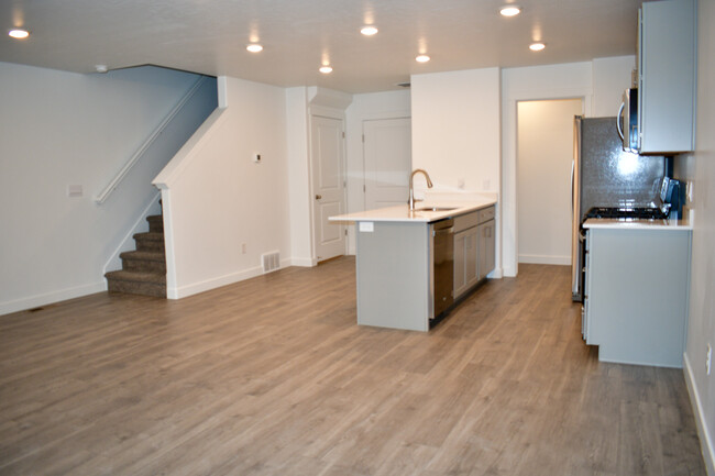 Building Photo - 3957 W Yonex Dr