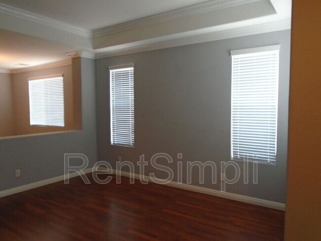 Foto del edificio - 33772 Verbena Ave